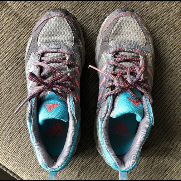 adidas adiwear tennis shoes